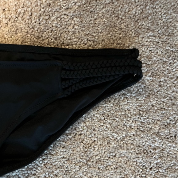 Brand new VS swim bottoms with braided side detail L - Picture 2 of 3